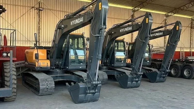 Escavadeiras Hyundai da frota da Inland para locação