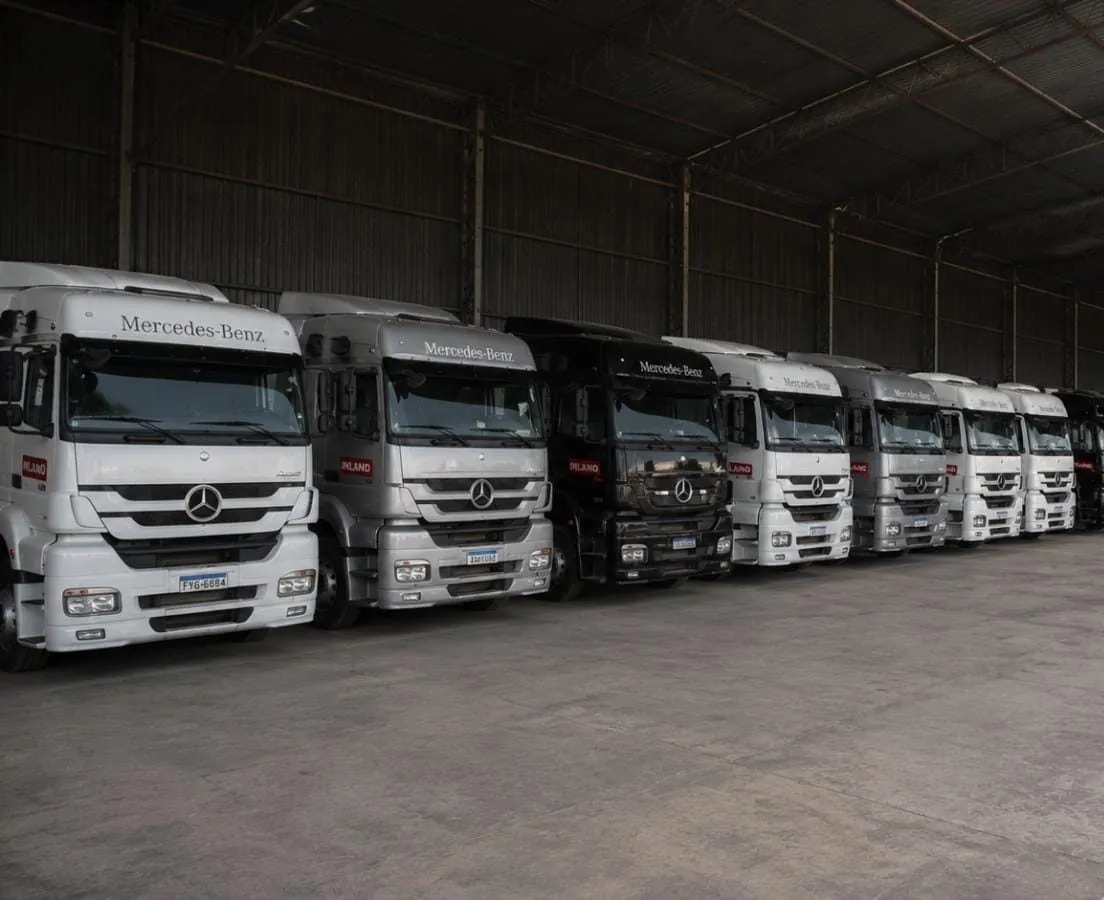 Frota própria de caminhões Mercedes-Benz da Inland